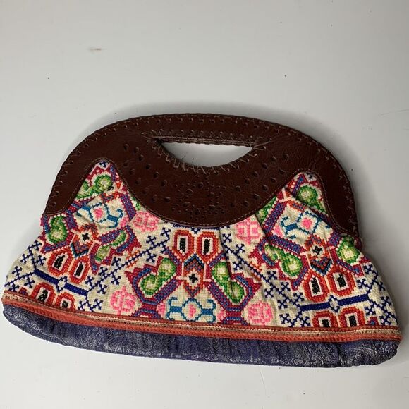 Jasper & Jeera Anthropologie embroidered quilted leather clutch - Picture 3 of 7